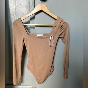ARITZIA BABATON Contour Squareneck Longsleeve Bodysuit XS clay
